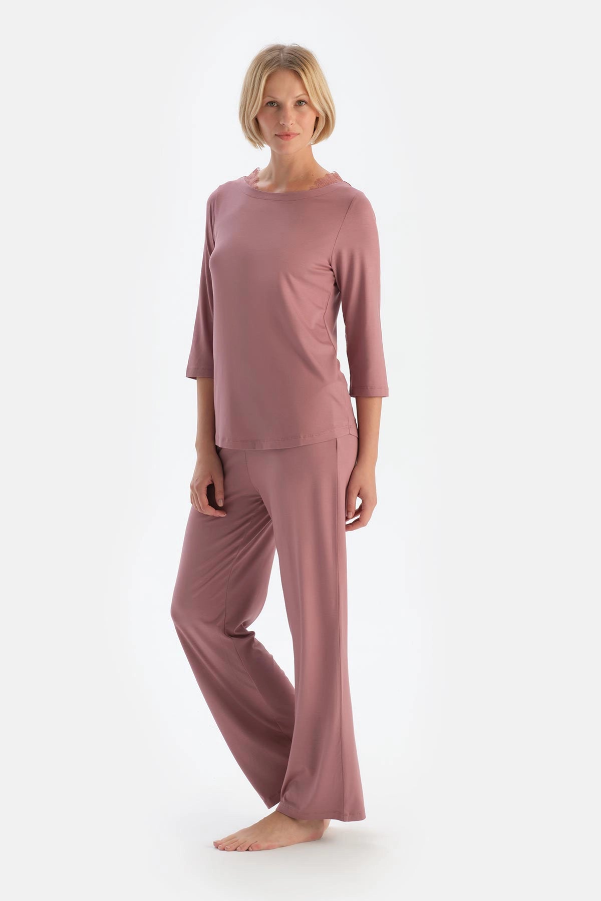 Gül Kurusu Kayık Yaka Dantel Detaylı Pijama Takımı