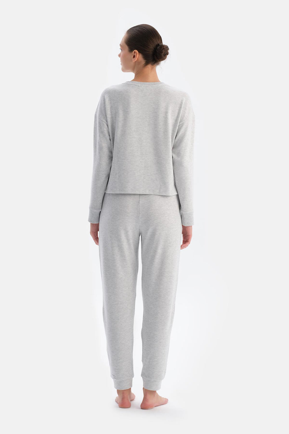 Gri Melanj Bisiklet Yaka Uzun Kollu Jogger Pantolonlu Pijama Takımı