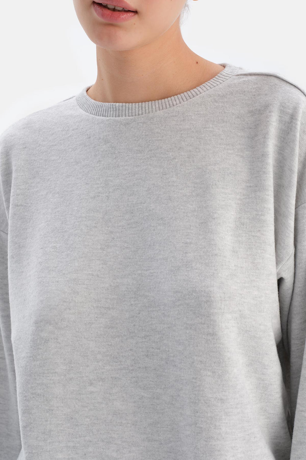 Gri Melanj Bisiklet Yaka Uzun Kollu Jogger Pantolonlu Pijama Takımı