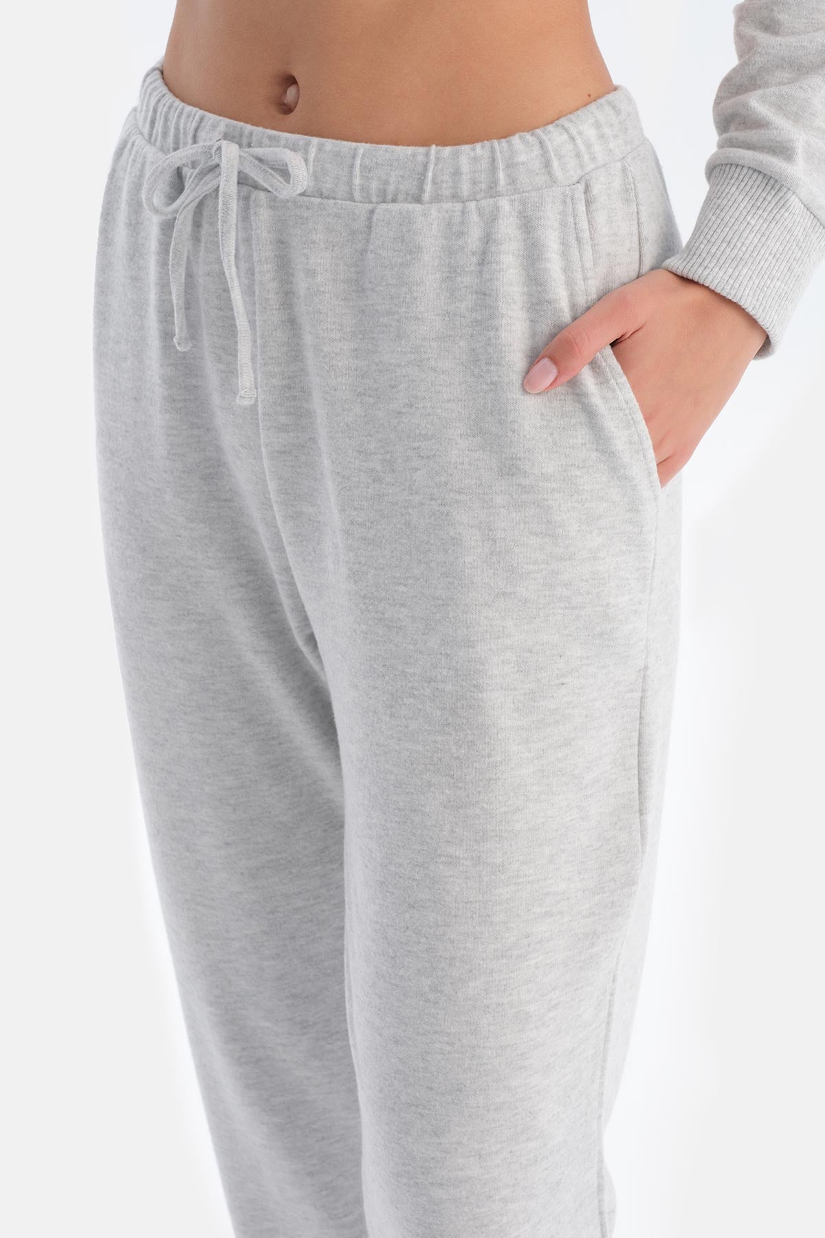 Gri Melanj Bisiklet Yaka Uzun Kollu Jogger Pantolonlu Pijama Takımı