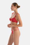 Kırmızı Arkası Aksesuar Detaylı Dantelli G-Strıng Külot