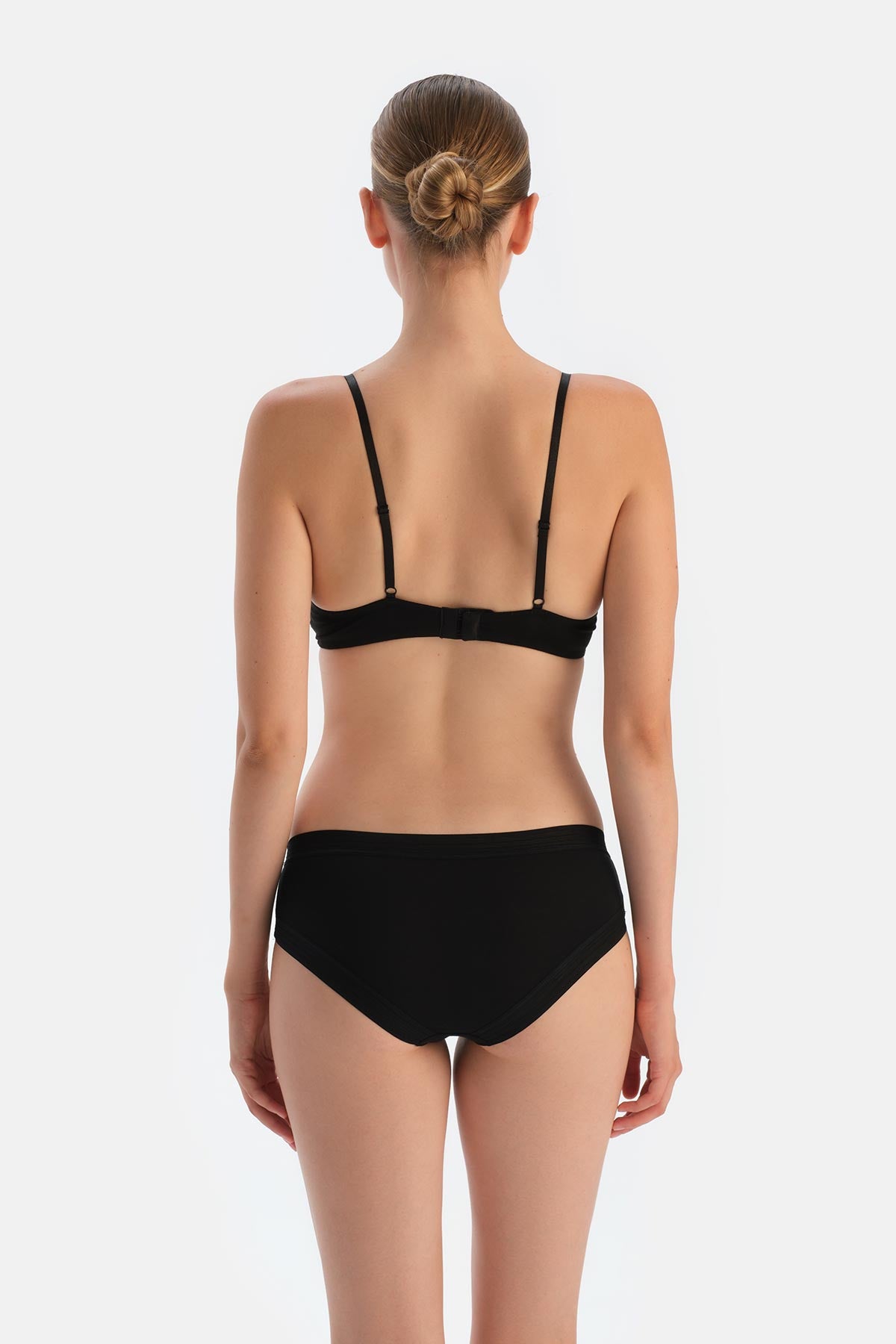 Siyah Basic Paça Ve Bel Dantel Detaylı Hipster Külot