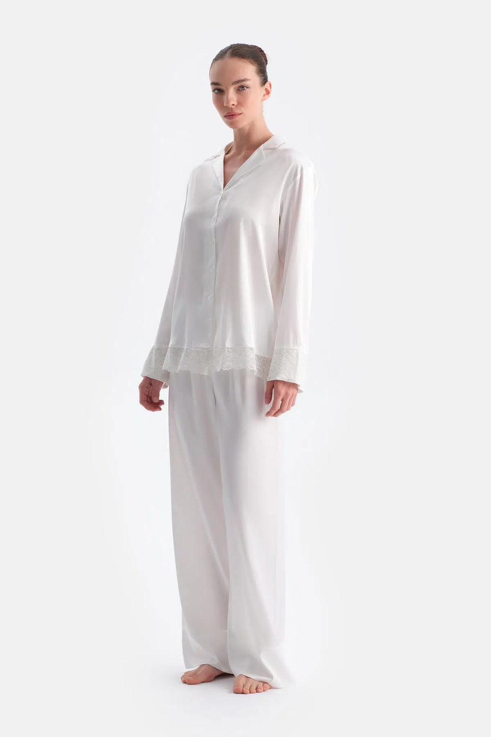 Beyaz Dantel Detaylı Saten Brıde Pantolon