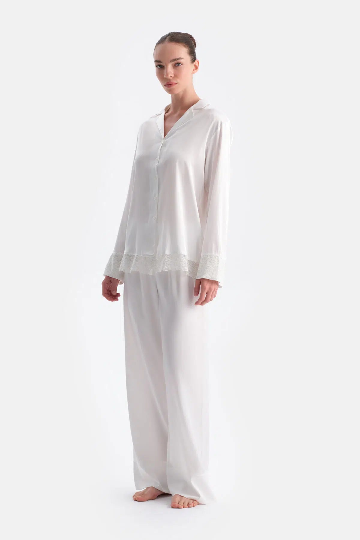 Beyaz Dantel Detaylı Saten Brıde Pantolon