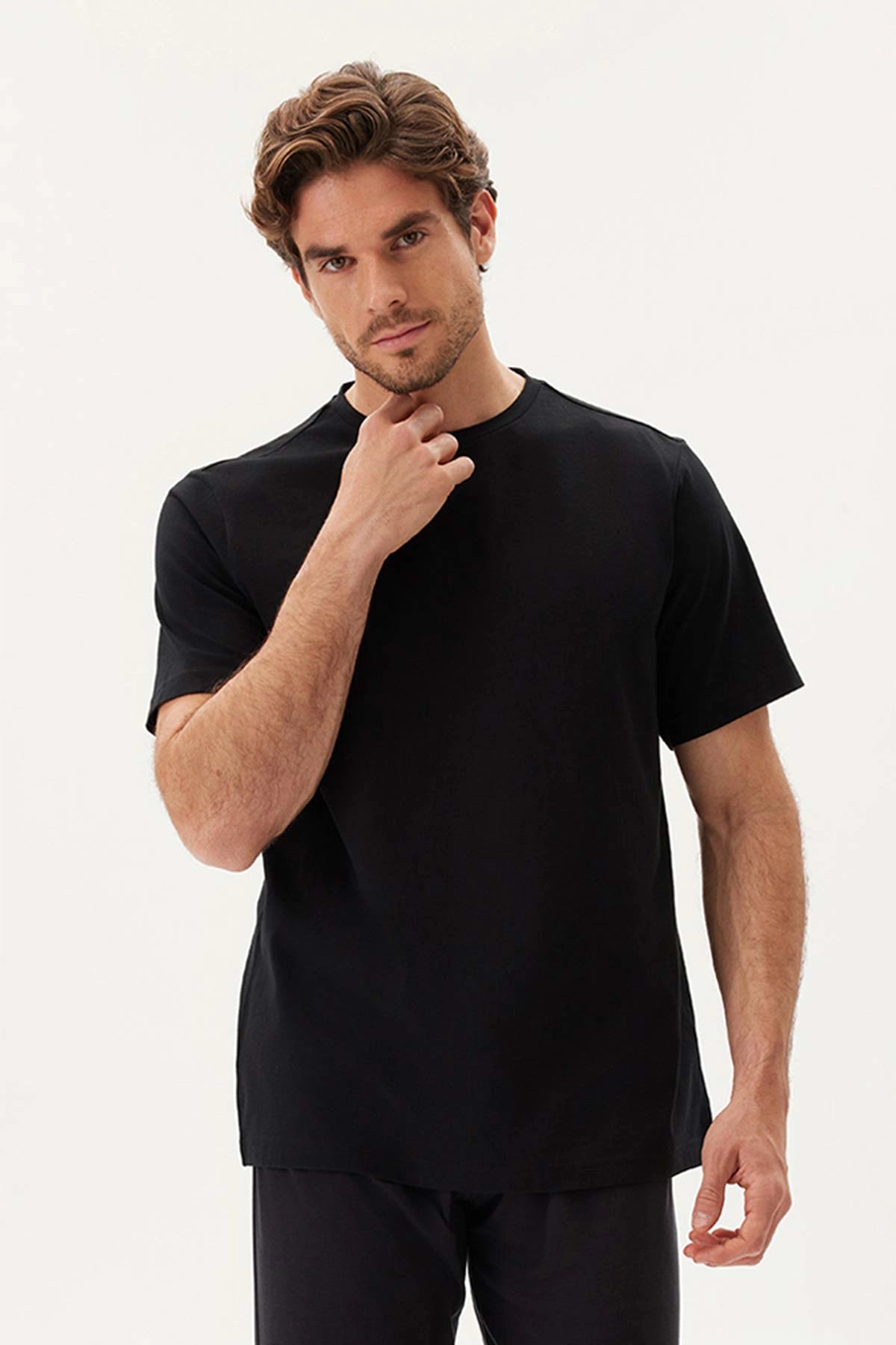 Beyaz-Siyah Bisiklet Yaka Kısa Kollu Ikili Tişört