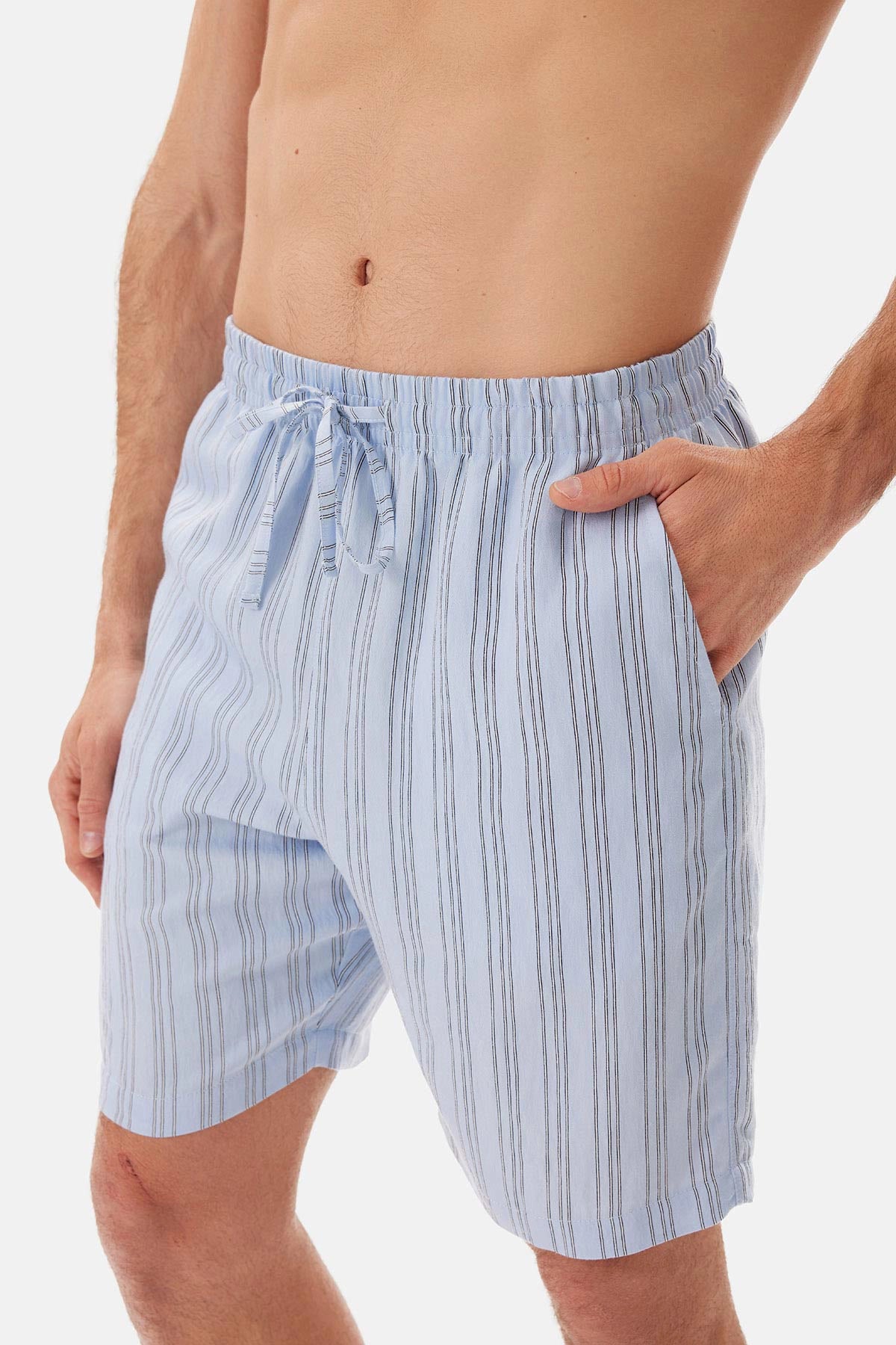 Açık Mavi Çizgili Dokuma Şort
