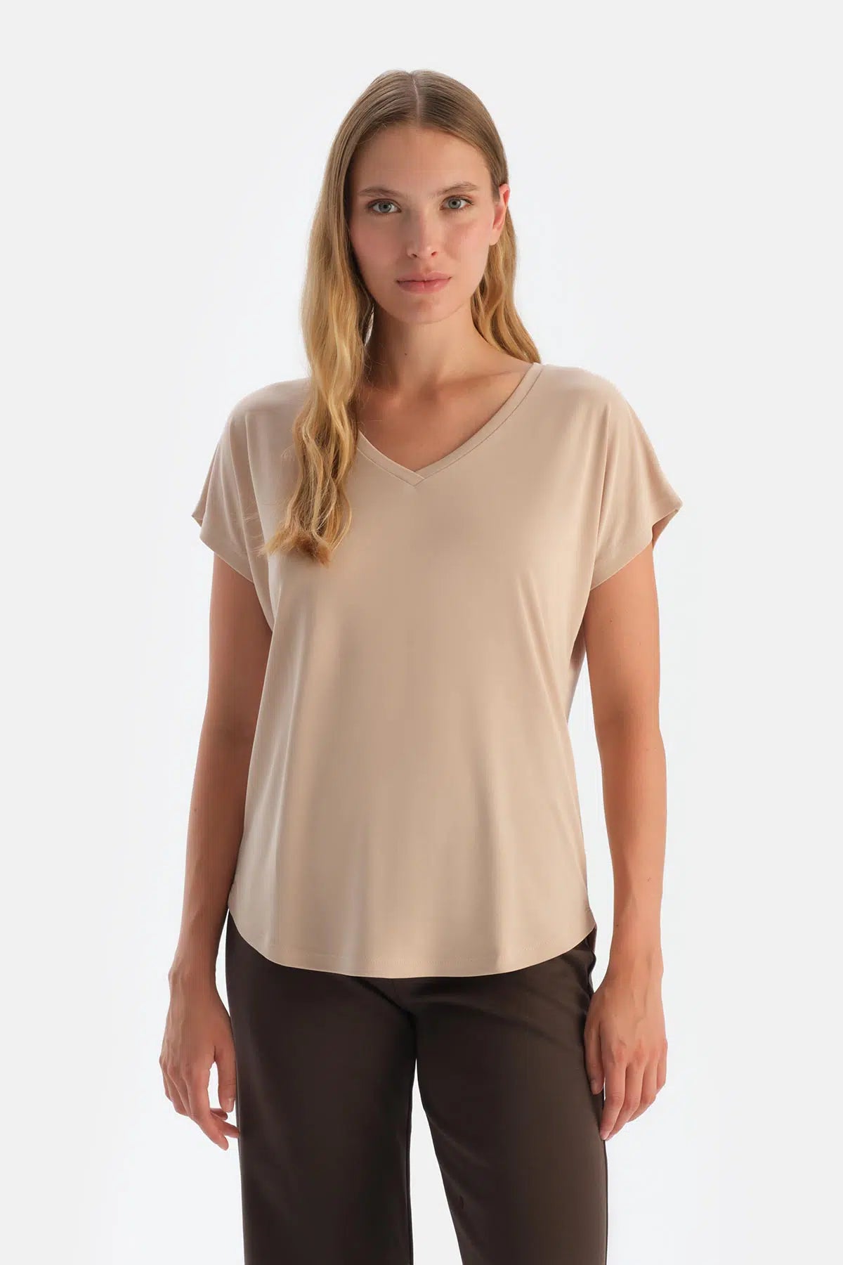 Bej V Yaka Cupro Tişört