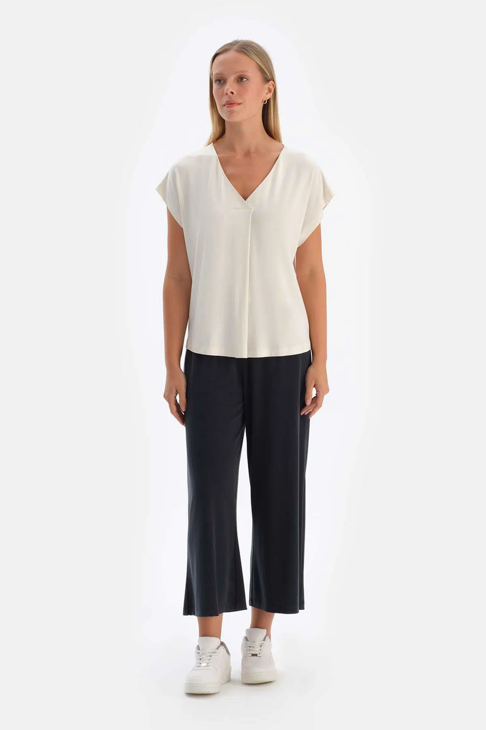 Siyah Cepli Kısa Paça Cupro Pantolon