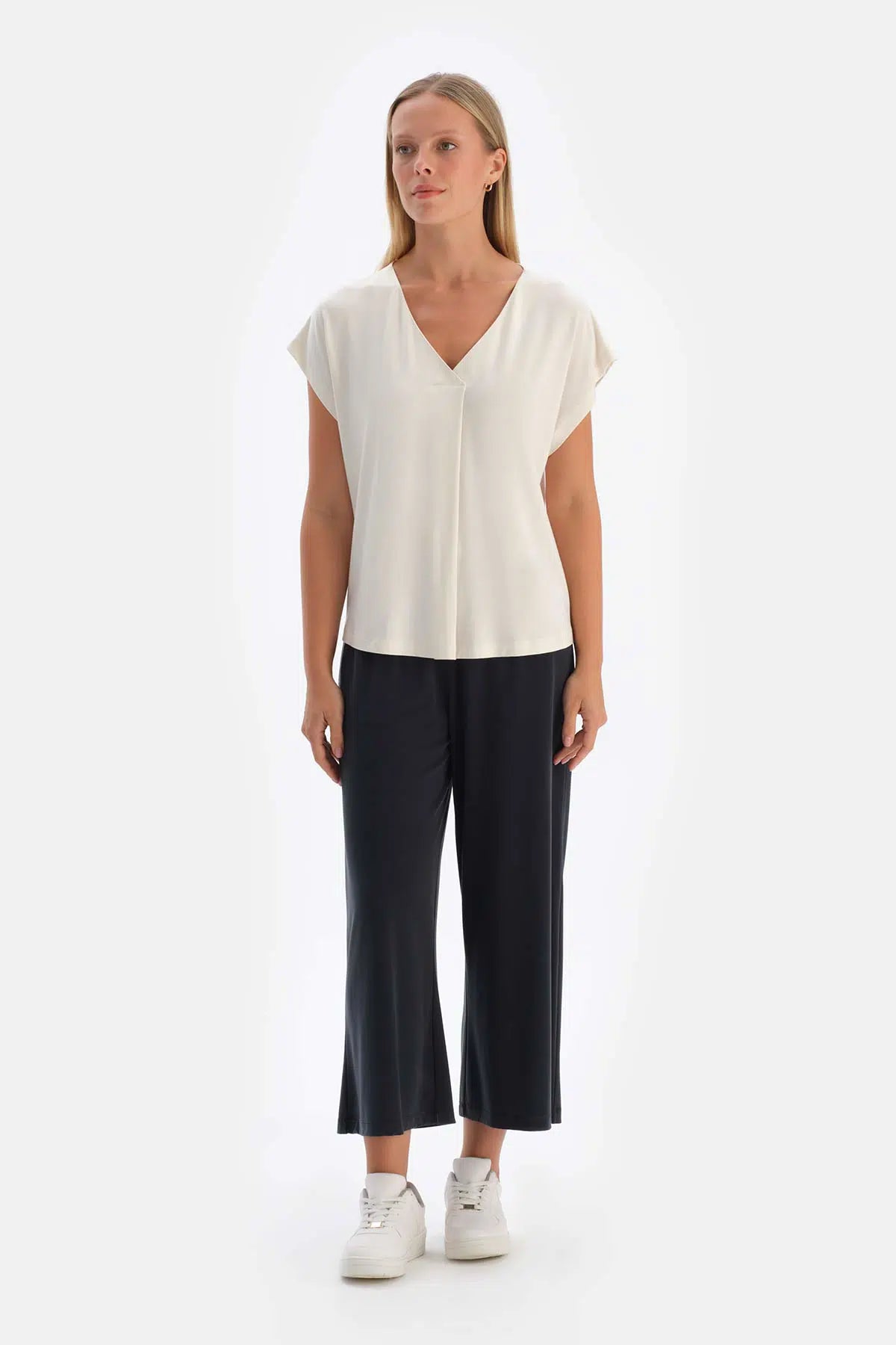 Siyah Cepli Kısa Paça Cupro Pantolon