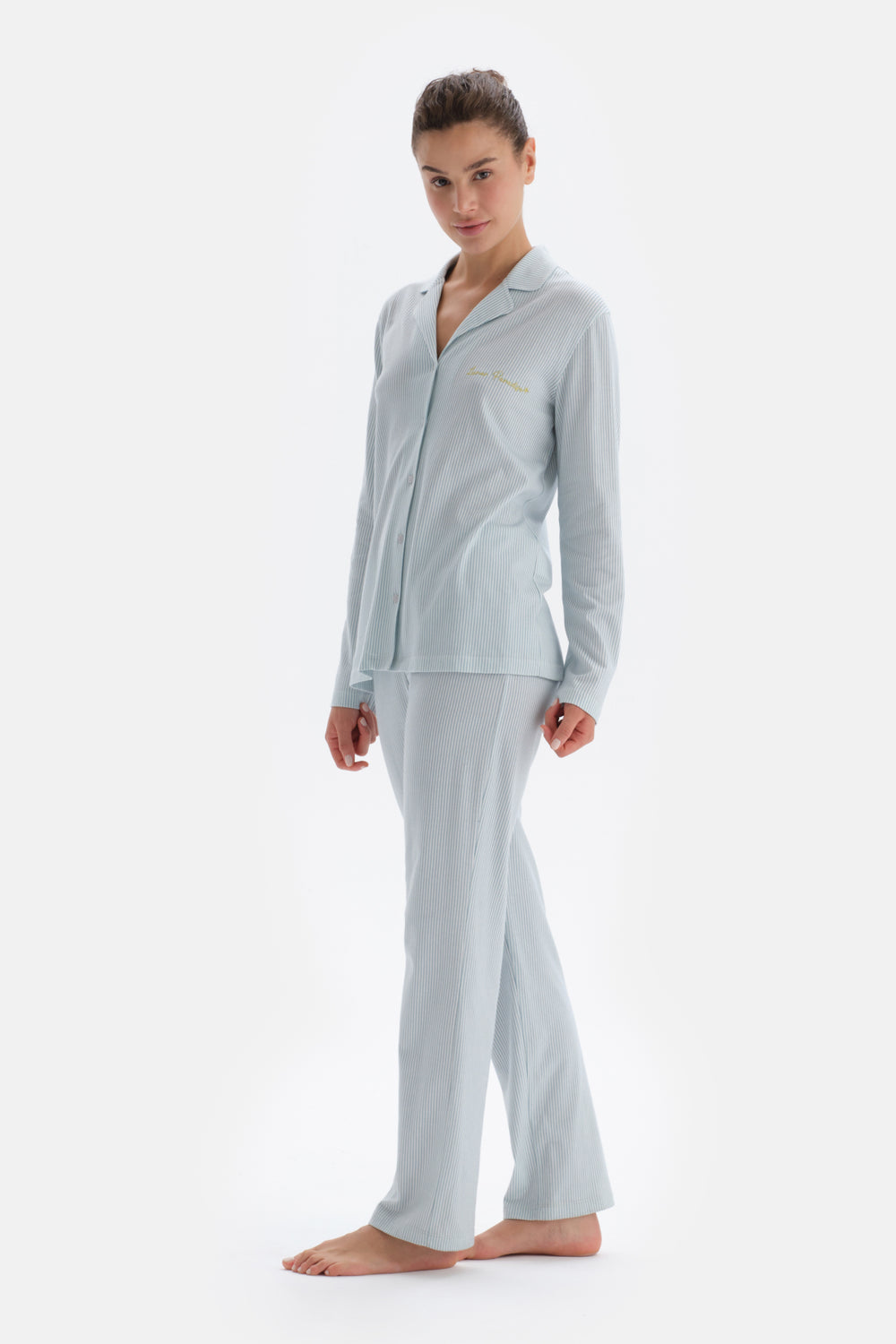 Açık Mavi Gömlek Yaka Nakış Detaylı Pijama Takımı