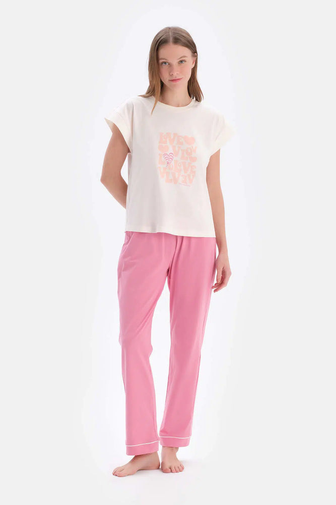Ekru Kısa Kollu Parça Baskılı Tişört Pantolon Pijama Takımı