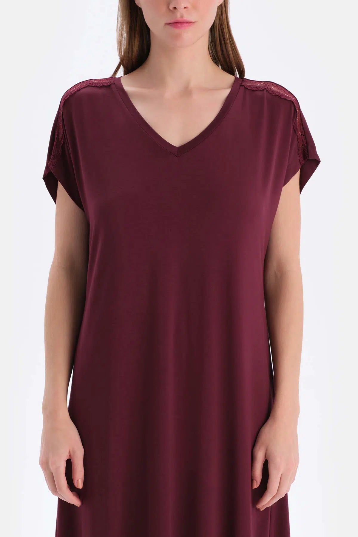 Bordo Dantel Garnili Bisiklet Yaka Kısa Kollu Viskon Gecelik