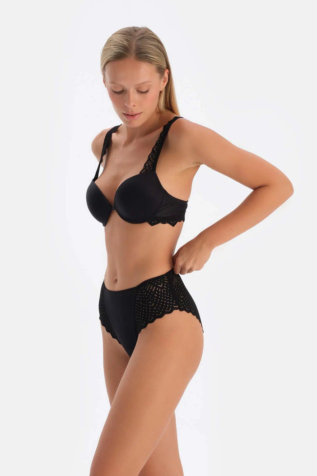 Siyah Dantel Detaylı Premıum Basıc Brıef Külot