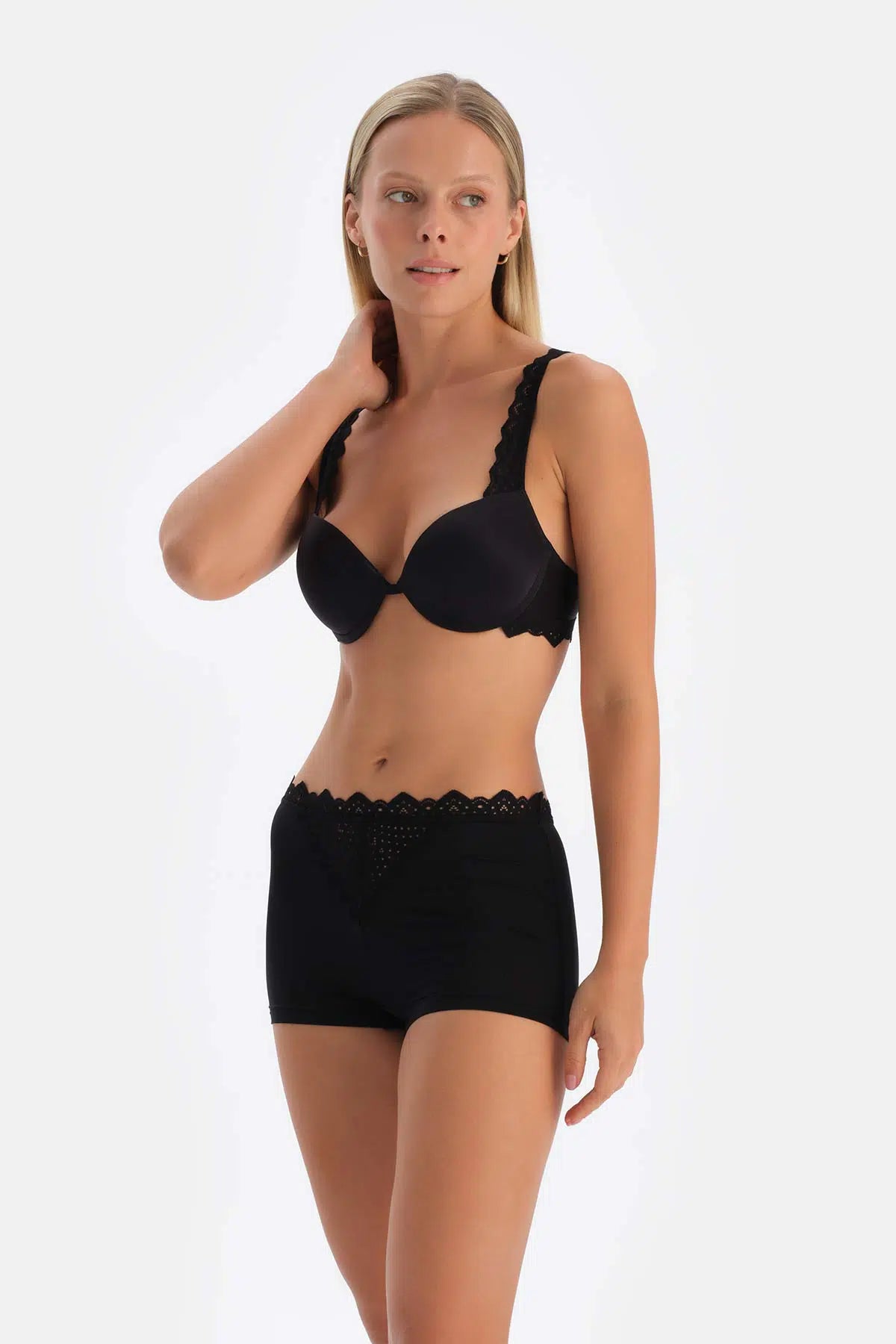 Siyah Dantel Detaylı Premıum Basıc Kadın Boxer