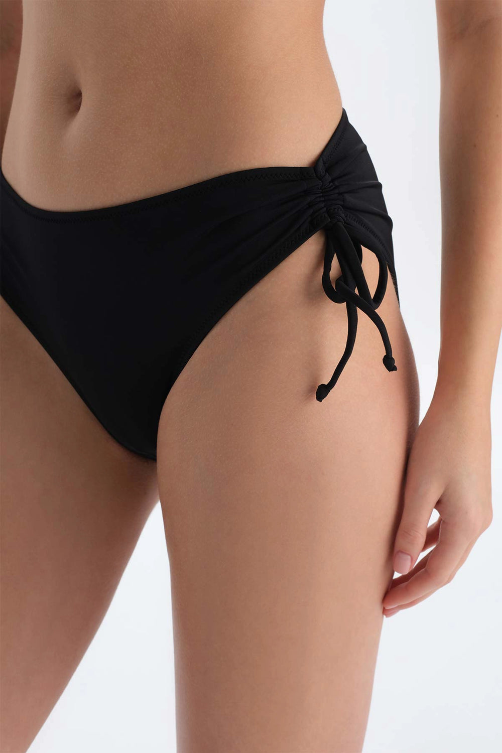 Siyah Yanı Büzgülü Bikini Alt