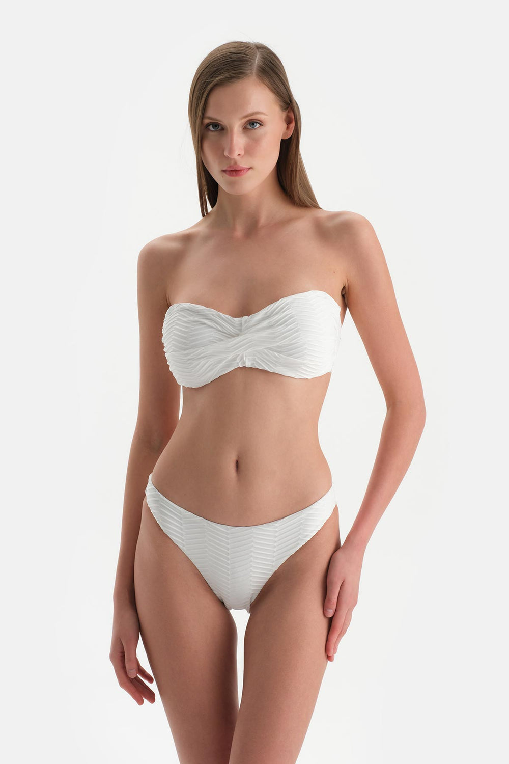 Beyaz Brazılıan Bikini Alt