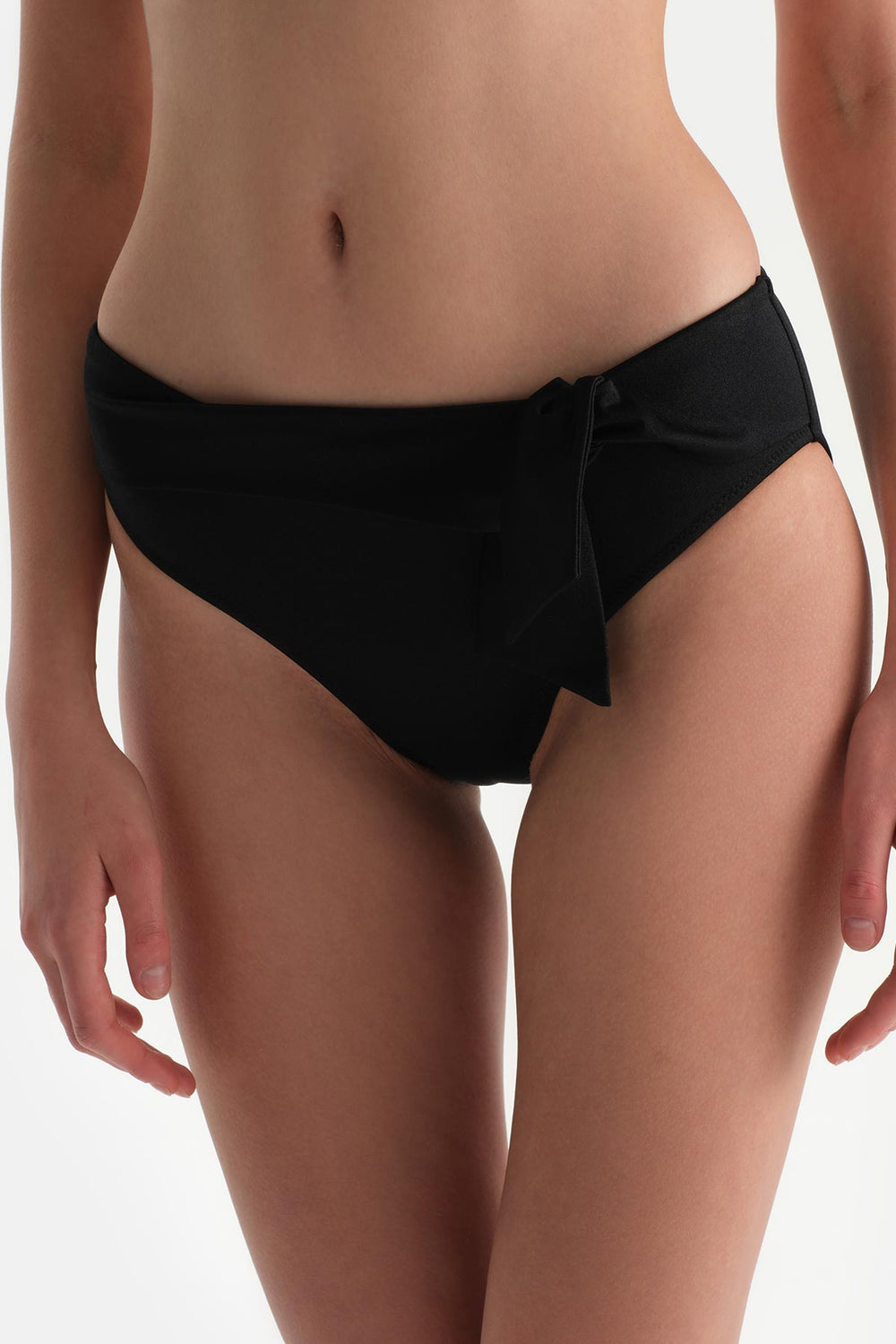 Siyah Düşük Bel Bikini Alt
