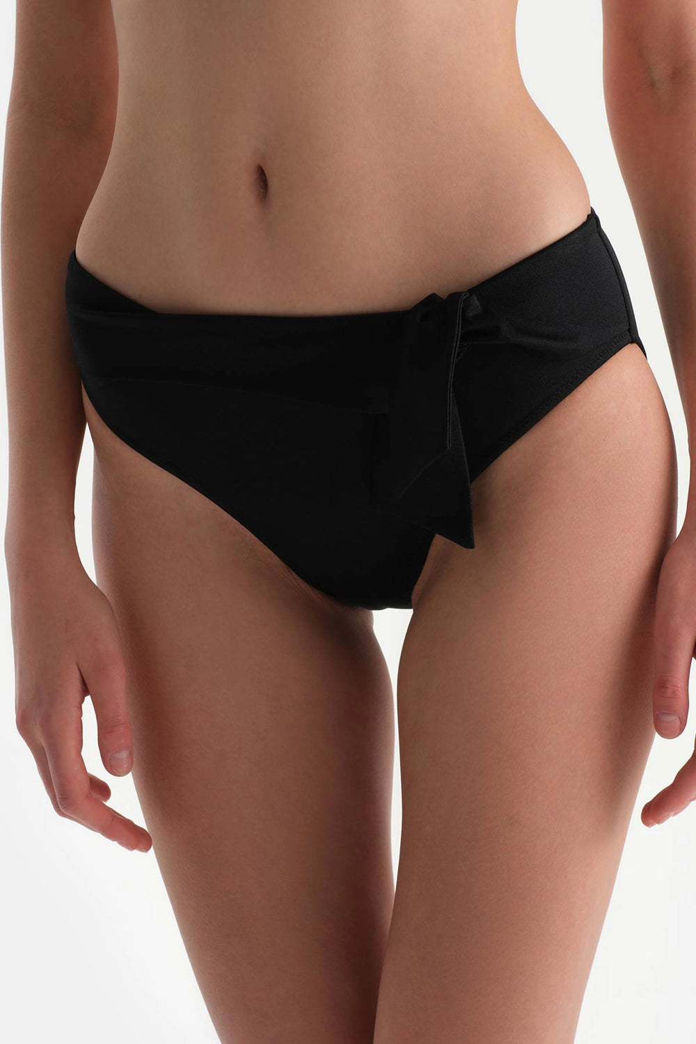 Siyah Düşük Bel Bikini Alt