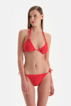 Kırmızı Üçgen Bikini Üst