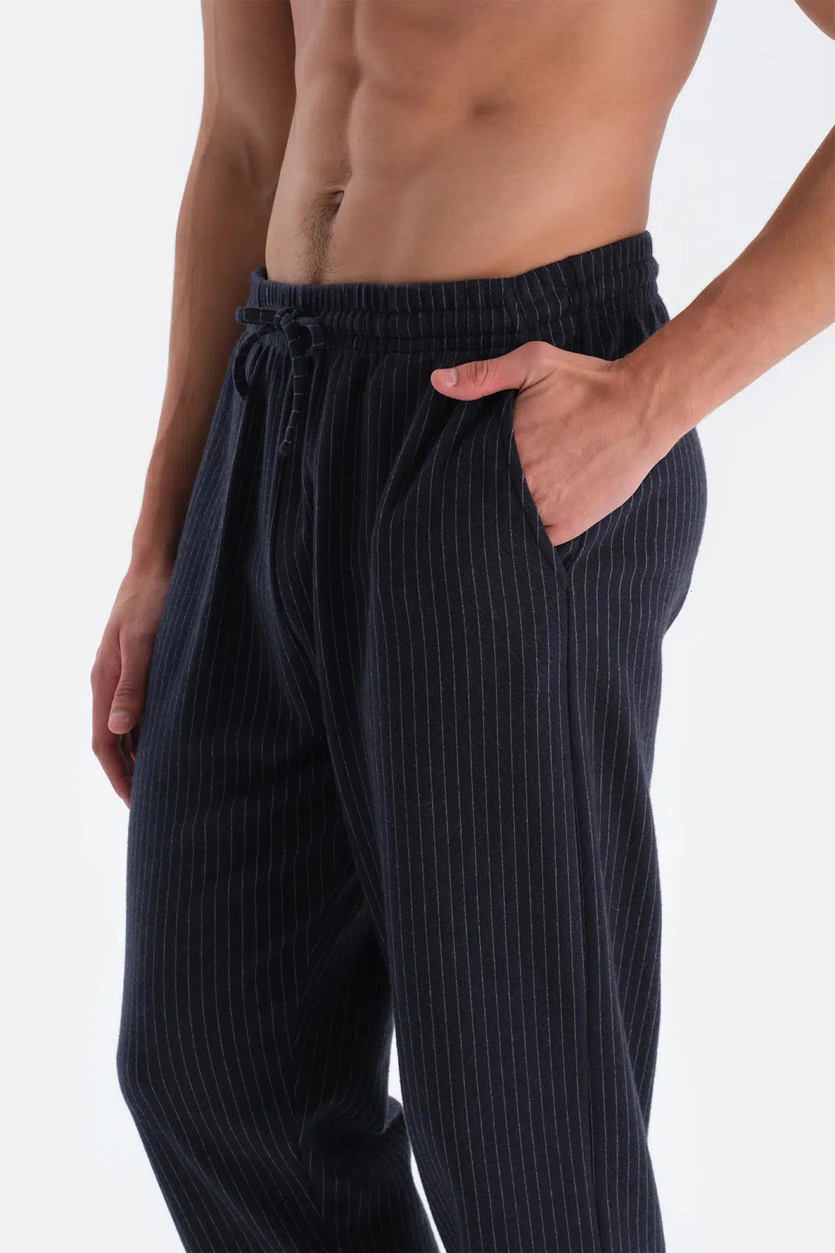 Lacivert Yarım Patlı Uzun Kollu Altı Çizgili Pijama Takımı