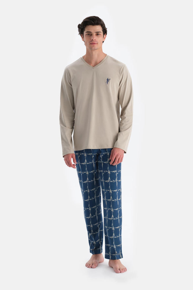 Gri V Yaka Baskı Detaylı Pantolon Pijama Takımı