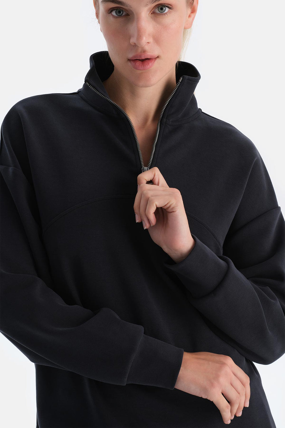 Siyah Kadın Yarım Fermuarlı Modal Sweatshırt