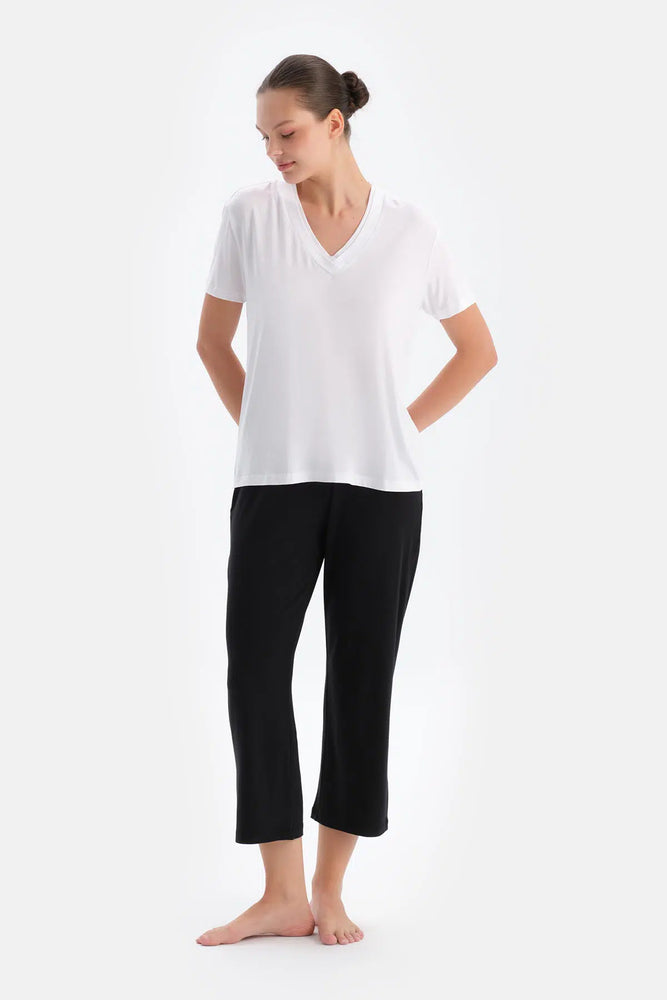 Beyaz Kadın V Yaka Pijama Takımı