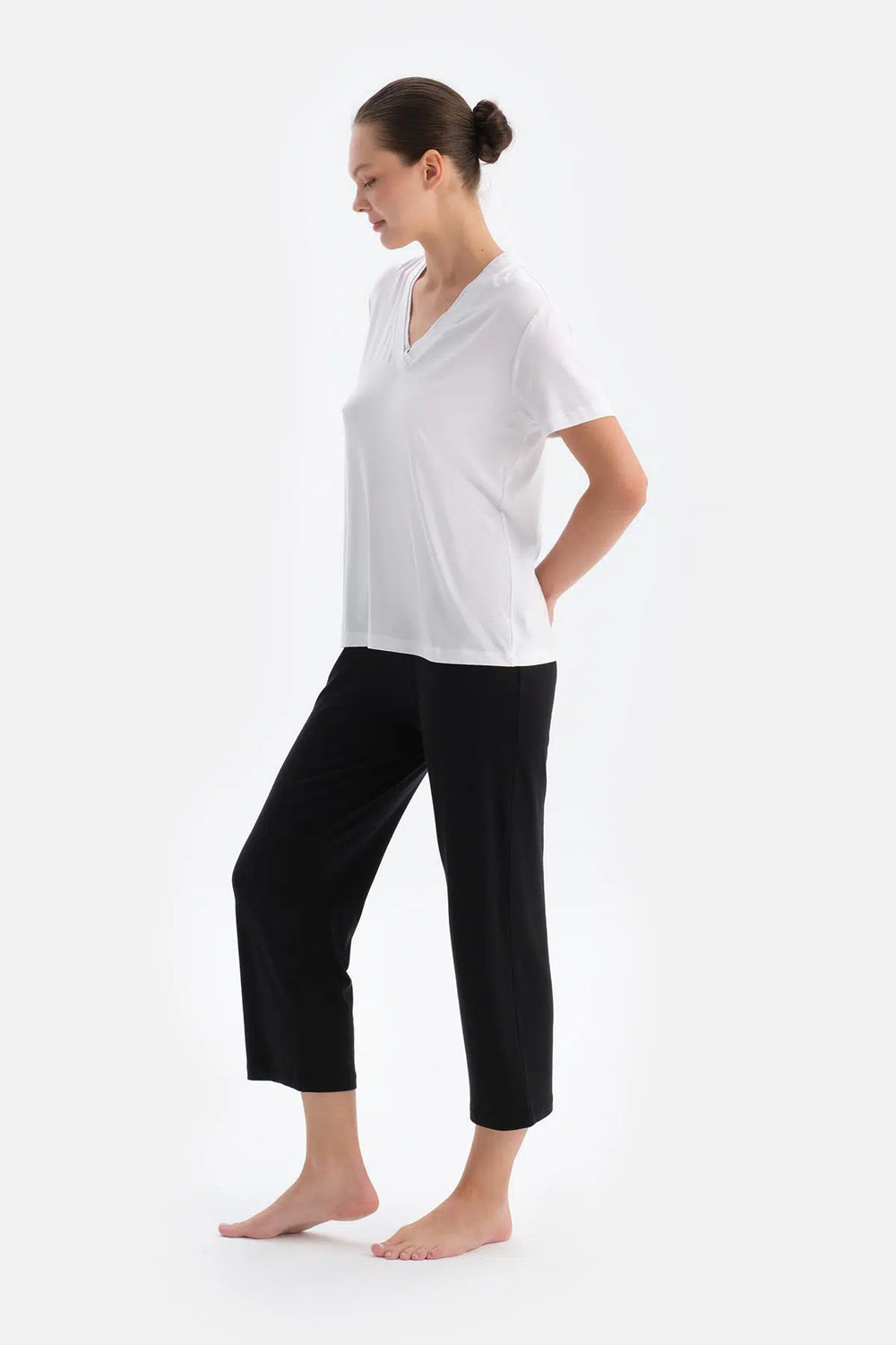 Beyaz Kadın V Yaka Pijama Takımı