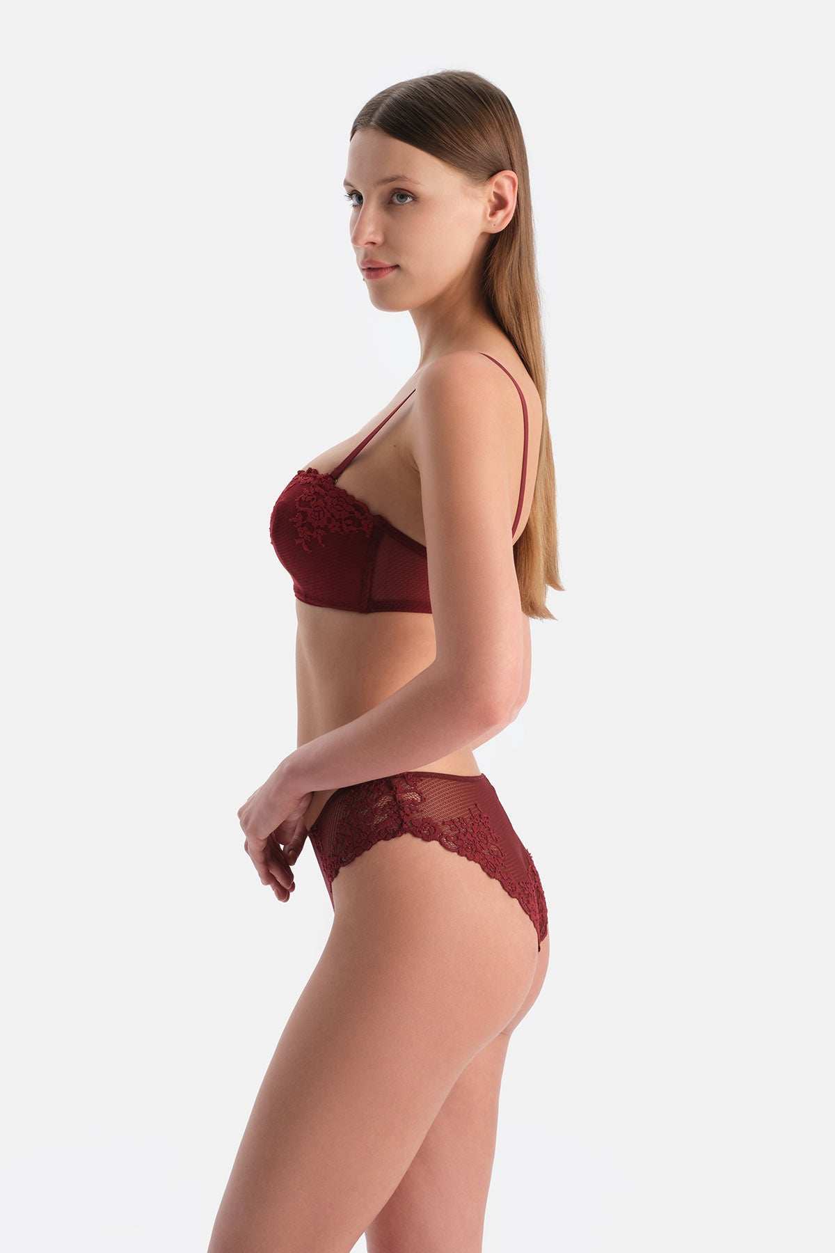 Bordo Dantel Detaylı Sütyen