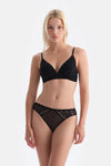 Siyah Tül Detaylı Dantelli Brief Külot