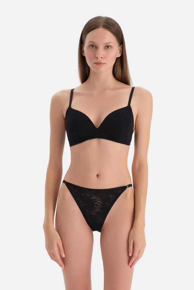 Siyah Dantelli Brazilian Külot