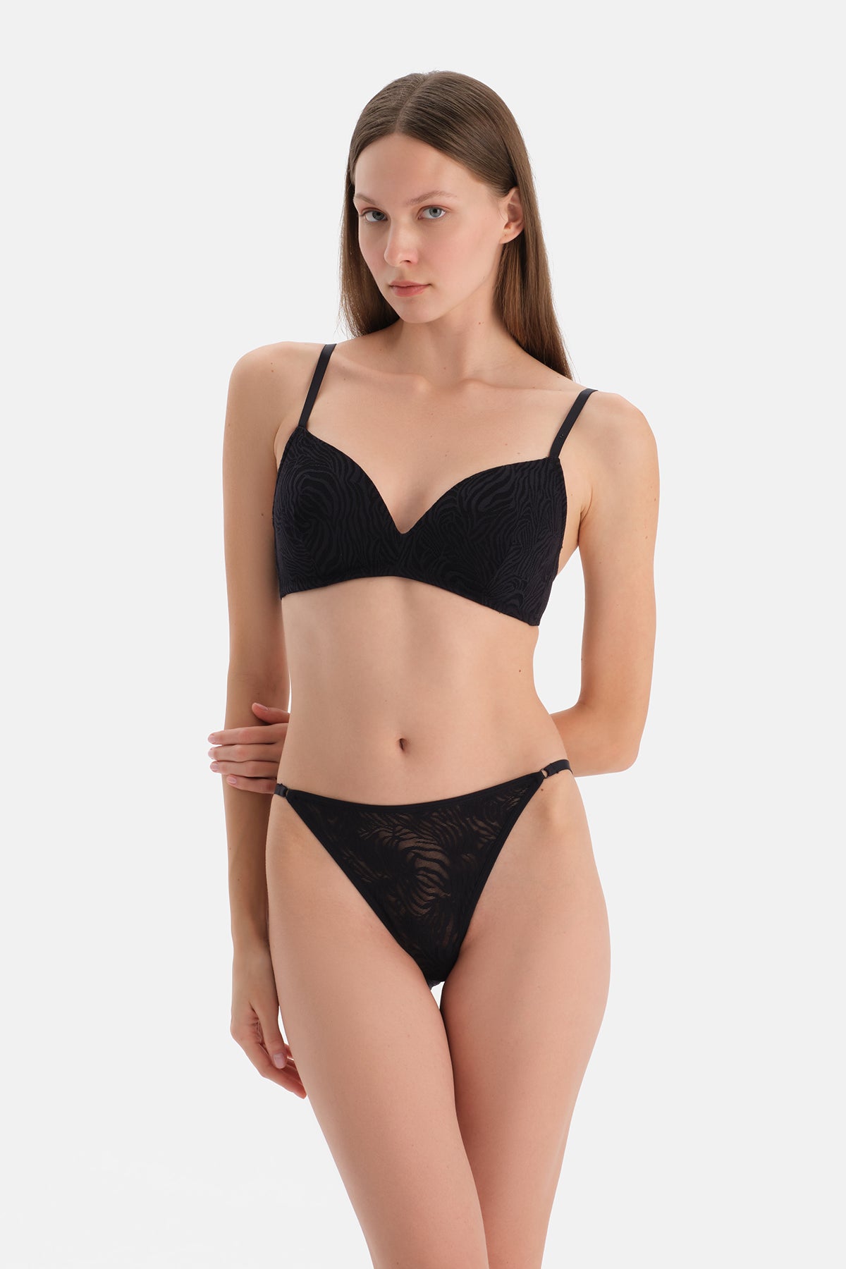 Siyah Dantelli Brazilian Külot