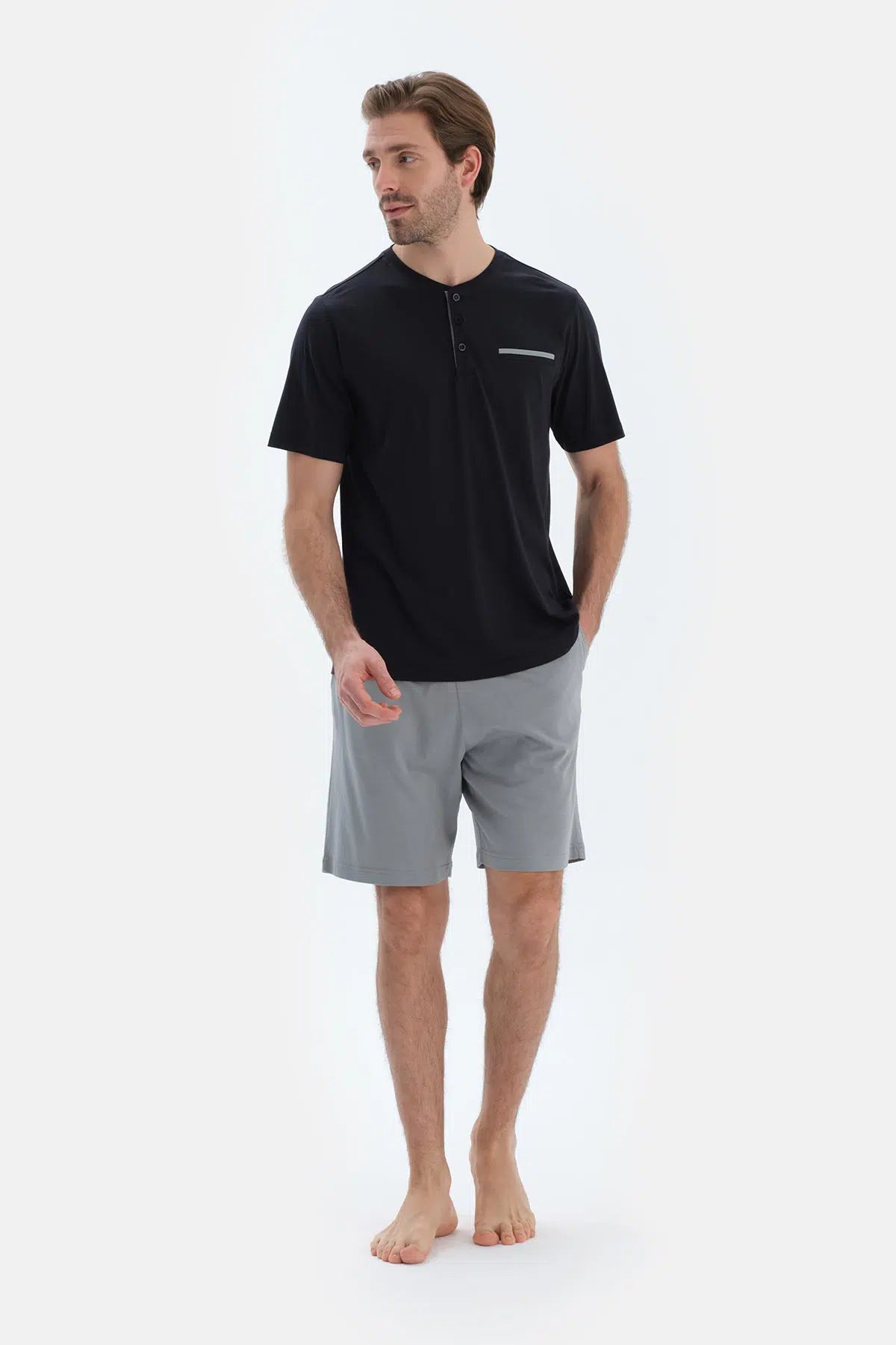 Siyah Yarım Patlı Kısa Kollu Şort Pantolon Üçlü Pijama Takımı