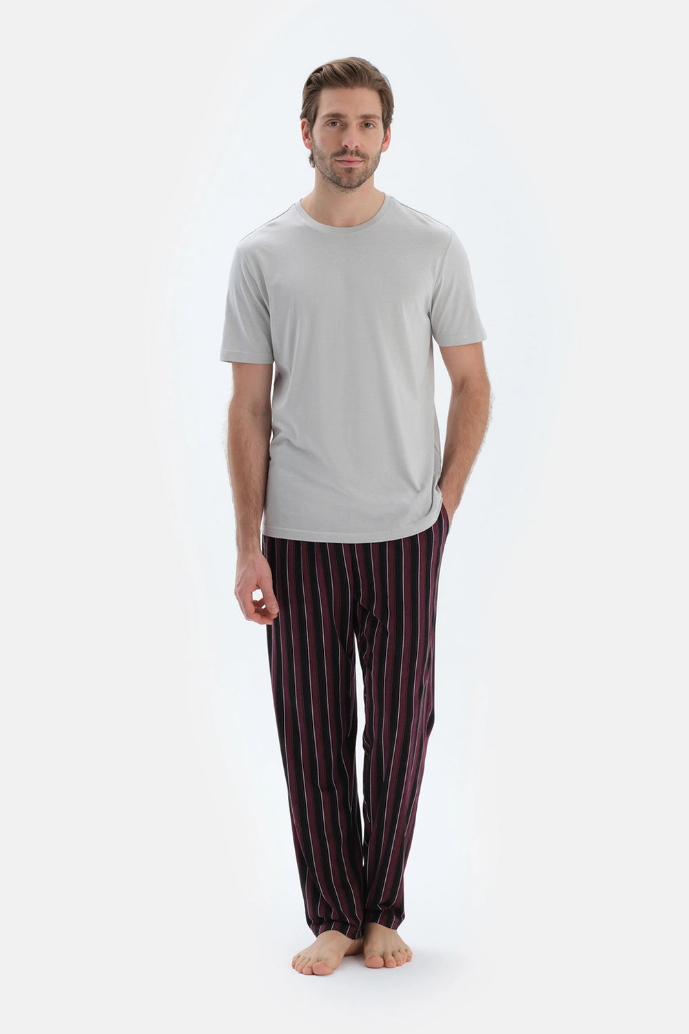 Açık Gri Kısa Kollu Tişört Çizgili Pantolon Pijama Takımı