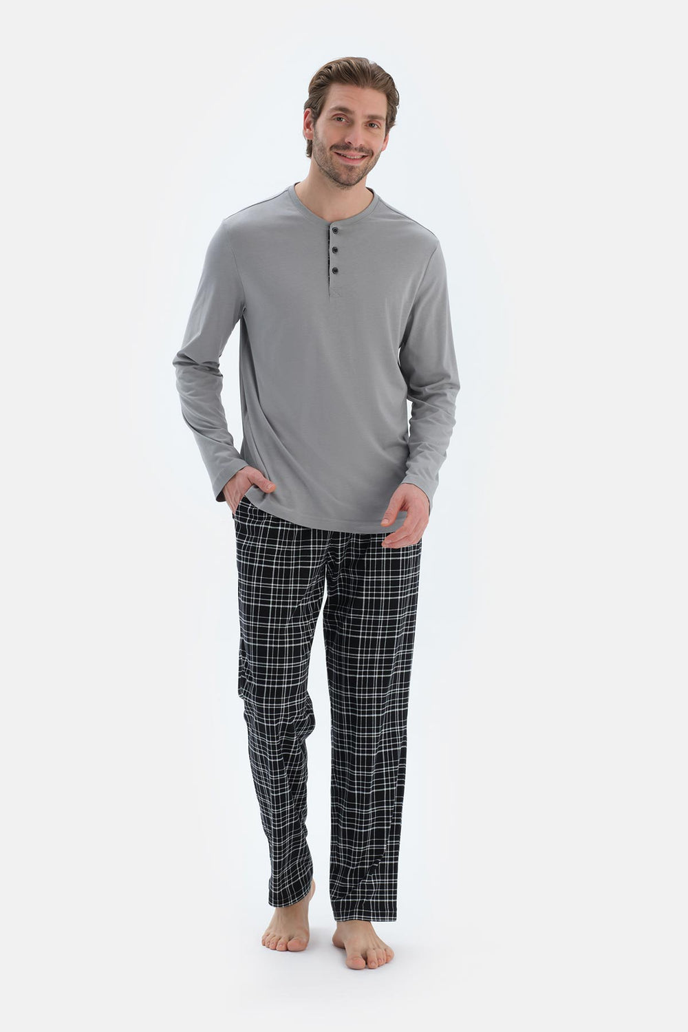 Gri Uzun Kollu Pat Detaylı Tişört Ekose Pantolon Pijama Takımı