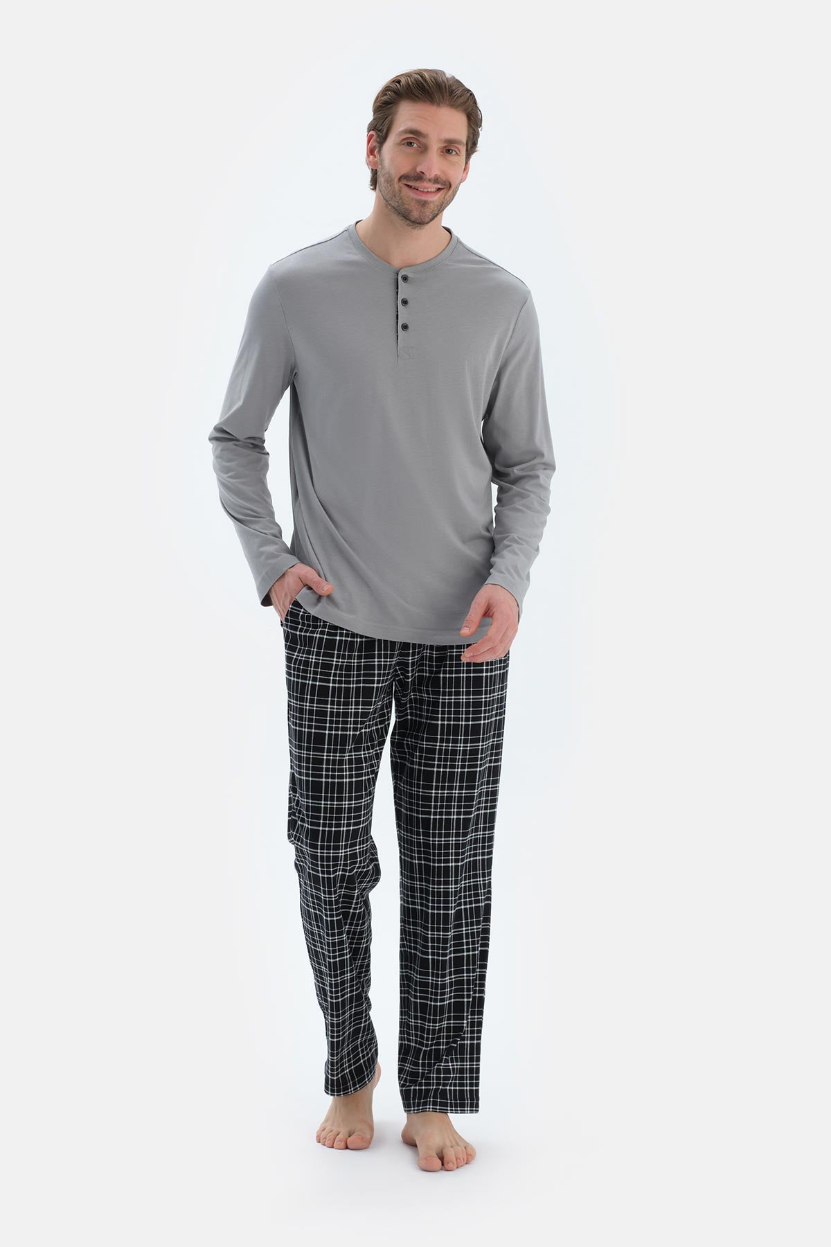Gri Uzun Kollu Pat Detaylı Tişört Ekose Pantolon Pijama Takımı