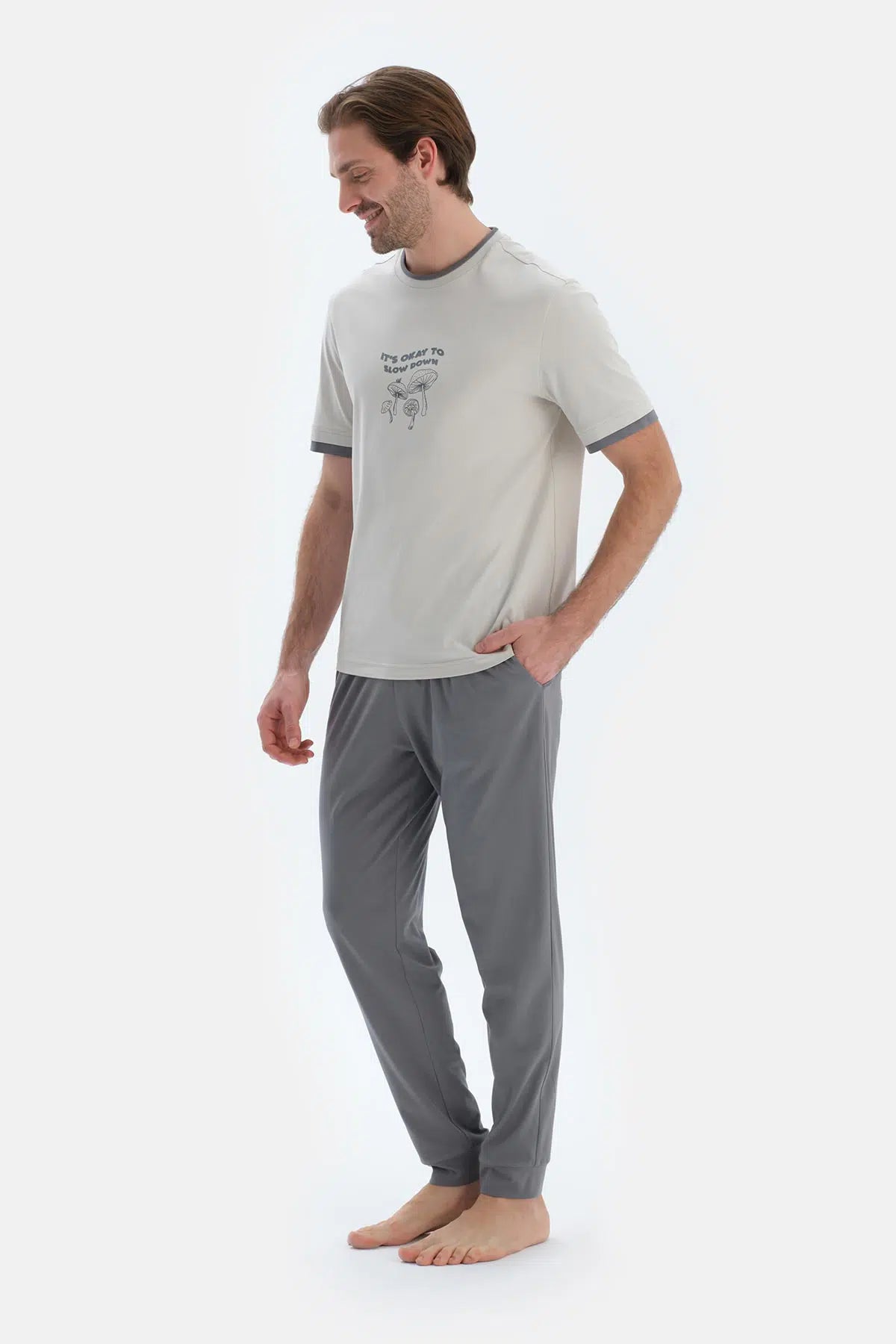 Açık Gri Kısa Kollu Baskı Detaylı Tişört Pantolon Pijama Takımı