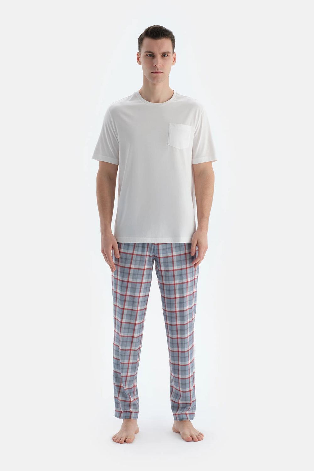 Ekru Cep Ve Nakış Detaylı Tişört Pantolon Pijama Takımı