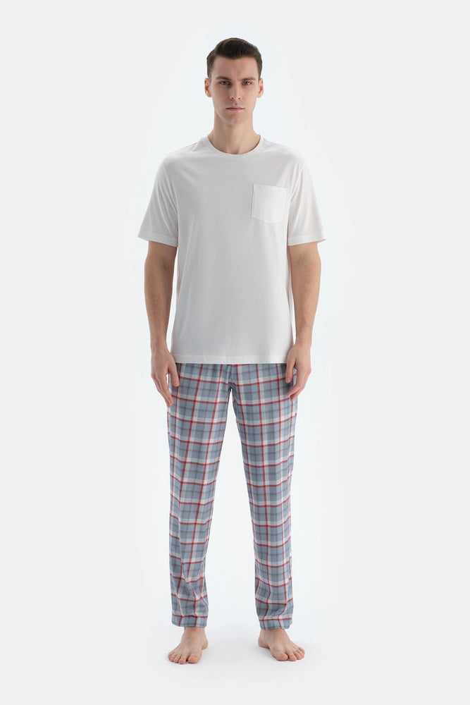 Ekru Cep Ve Nakış Detaylı Tişört Pantolon Pijama Takımı