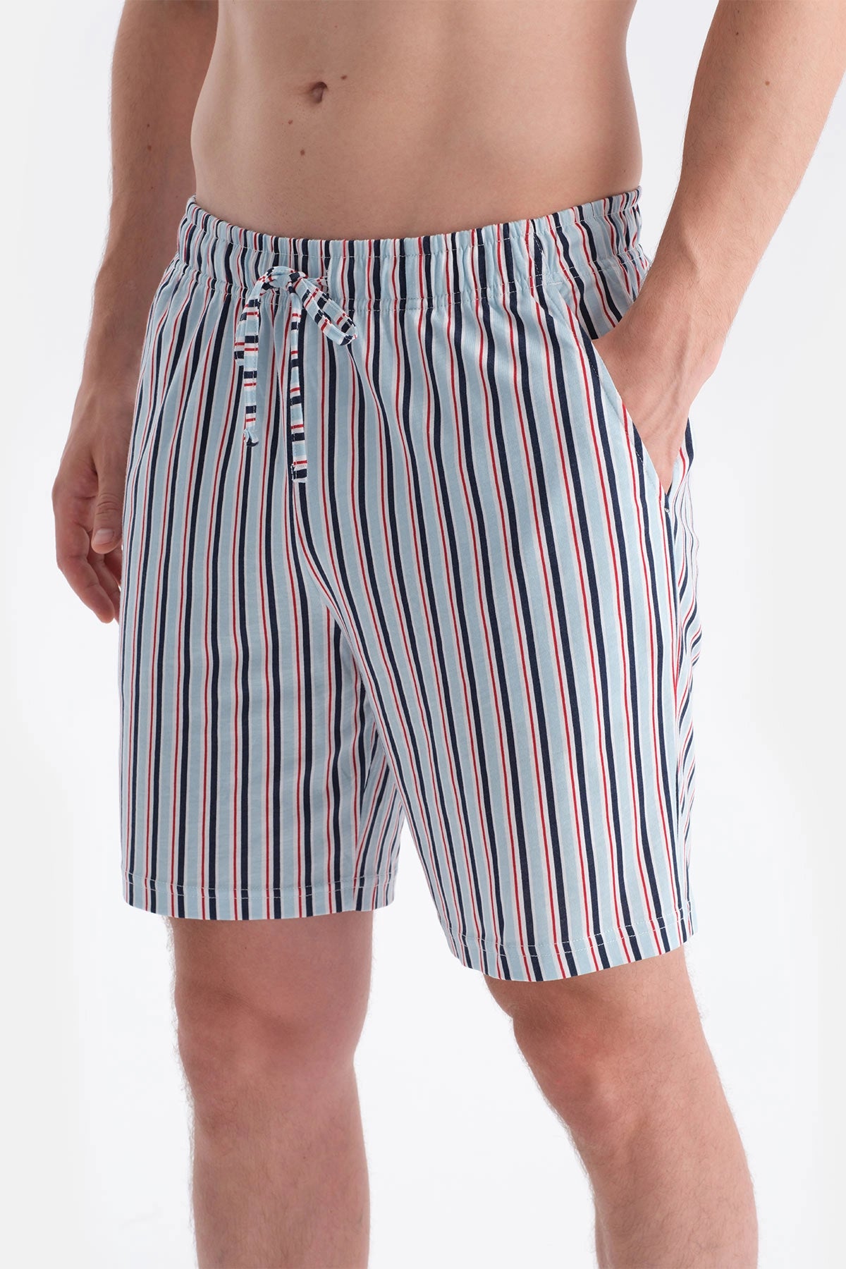 PAT VE CEP DETAYLI TİŞÖRT ŞORT TAKIM