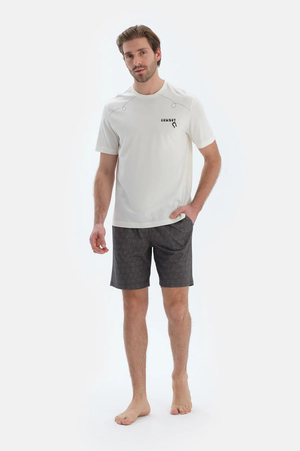 Ekru Kısa Kollu Dikiş ve Baskı Detaylı Tişört Pantolon Pijama Takımı