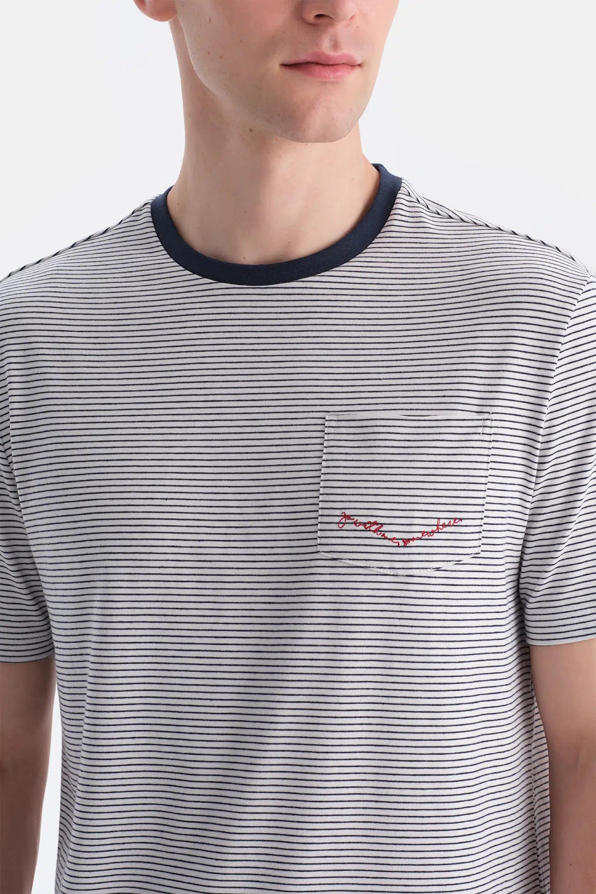 Lacivert Kısa Kollu Cep Ve Nakış Detaylı Tişört Pantolon Pijama Takımı