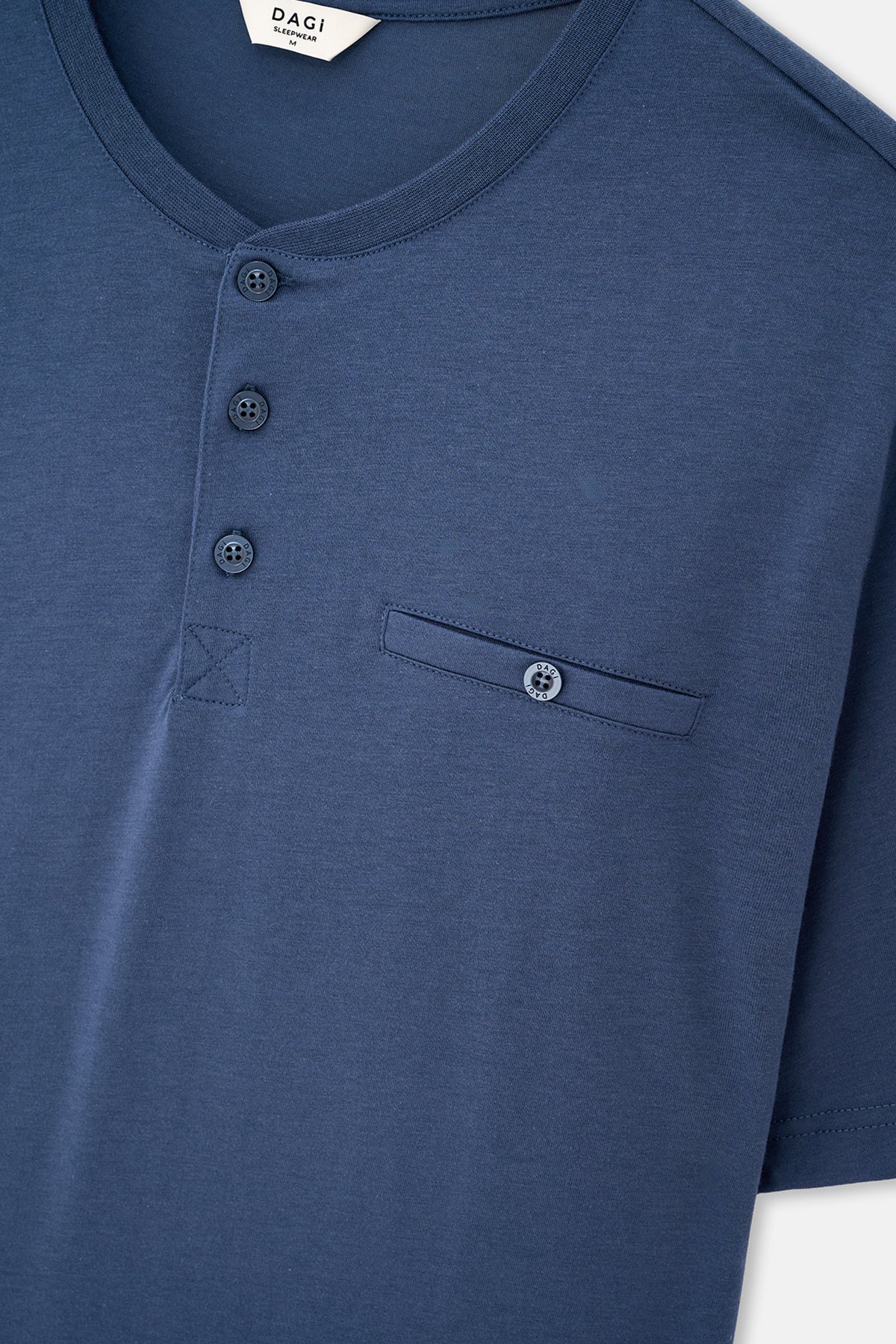 PAT VE CEP DETAYLI TİŞÖRT ŞORT TAKIM