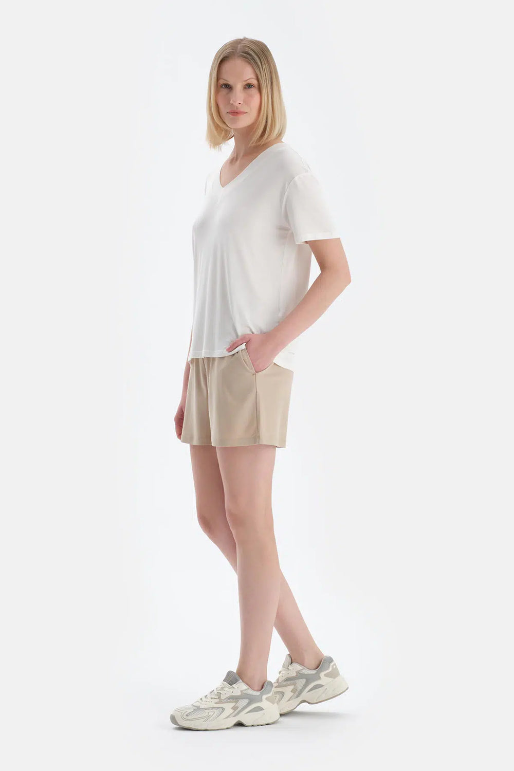 Ekru Cool Touch V Yaka Modal Tişört