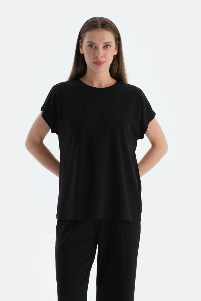 Siyah Kısa Kollu Bisiklet Yaka Tişört