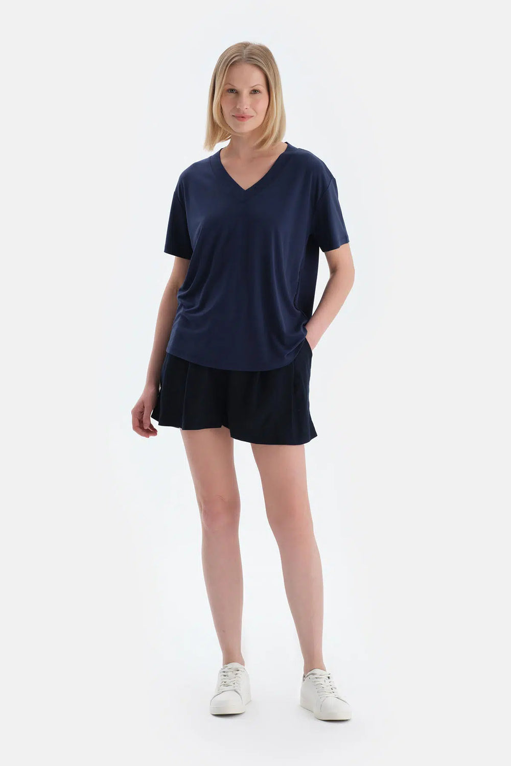 Lacivert V Yaka Kısa Kollu Tişört
