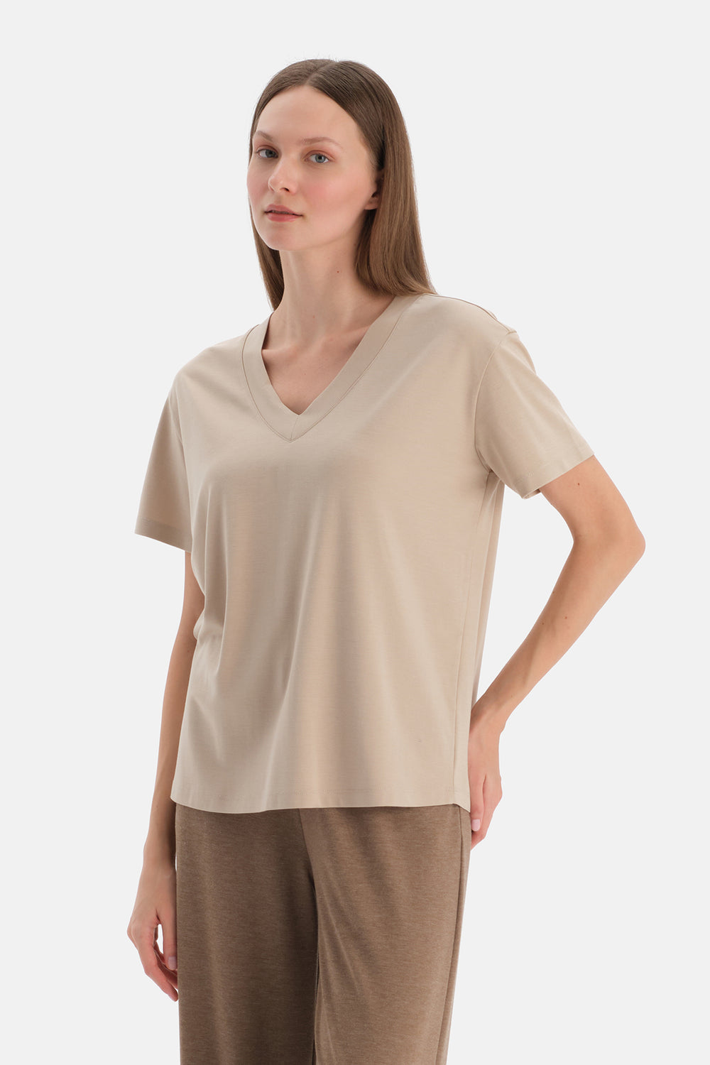 Taş V Yaka Kısa Kollu Tişört