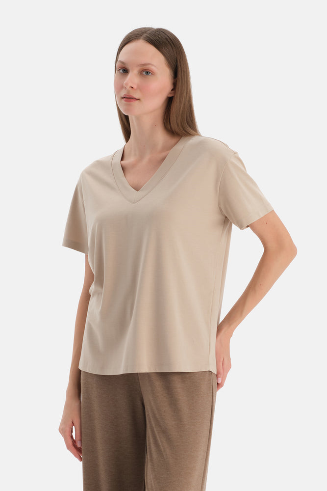 Taş V Yaka Kısa Kollu Tişört