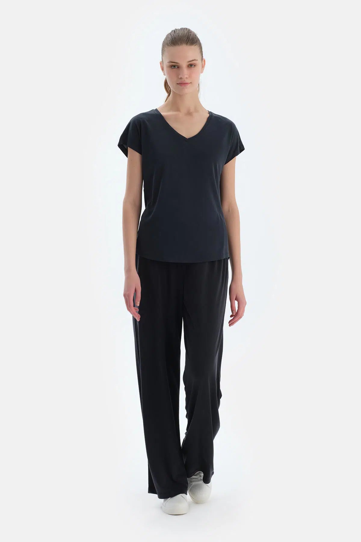 Siyah Cepli Basıc Modal Pantolon