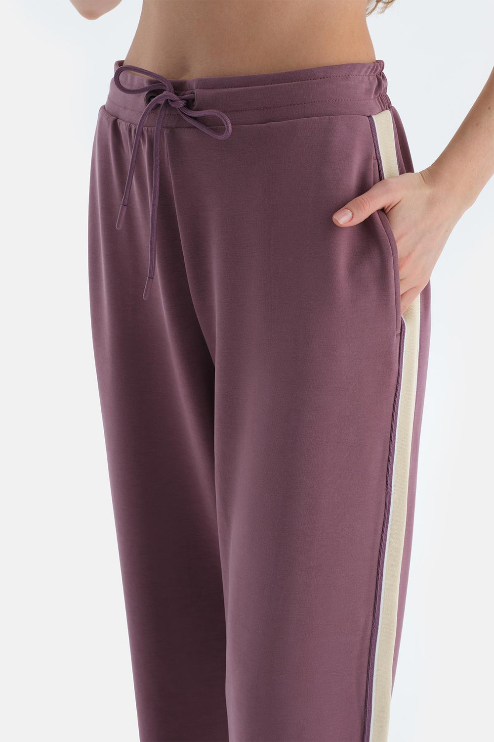 Mürdüm Kadın Modal Karışımlı Yan Şerit Detaylı Pantolon